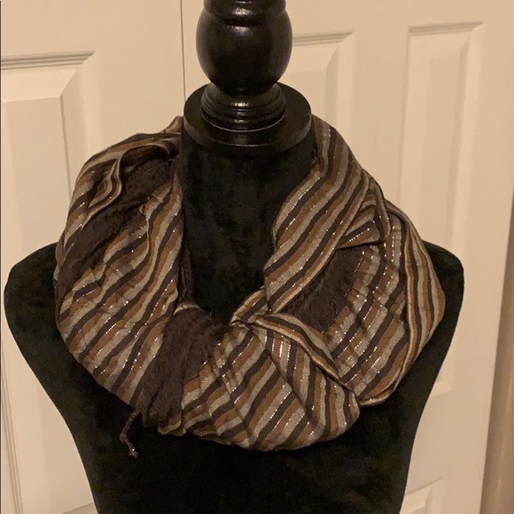 Cejon Chocolate Ruffle Scarf - Picture 2 of 8